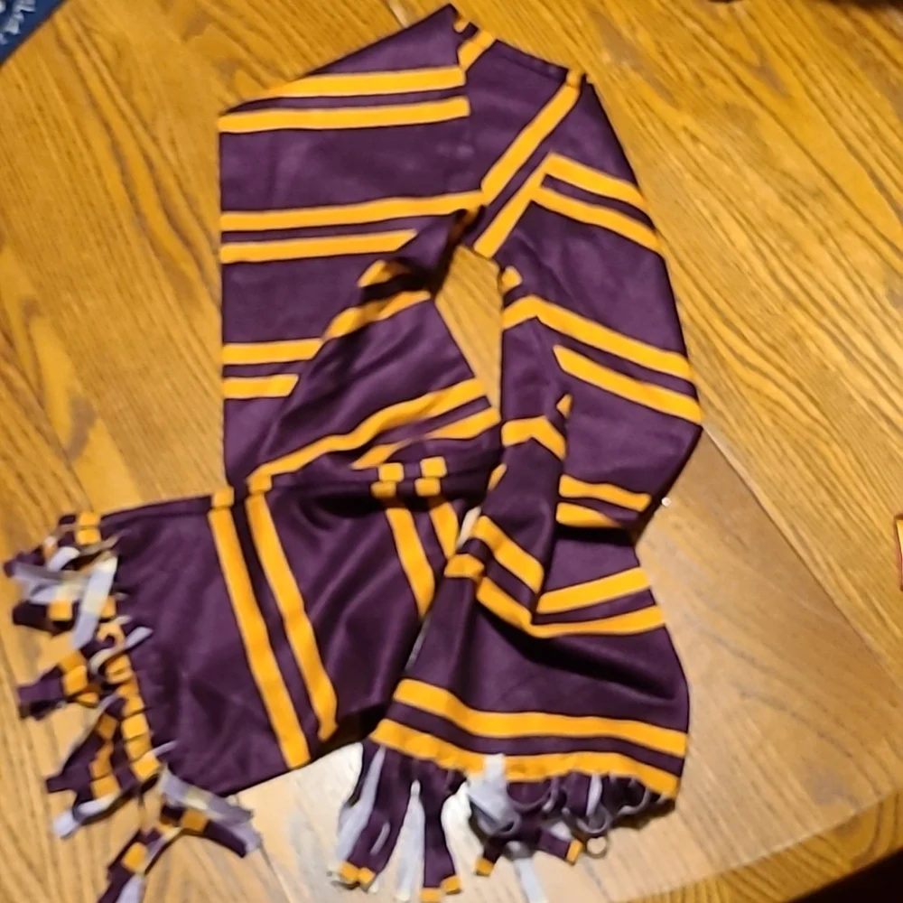 NWT Harry Potter Griffindor Tie and Bonus Scarf